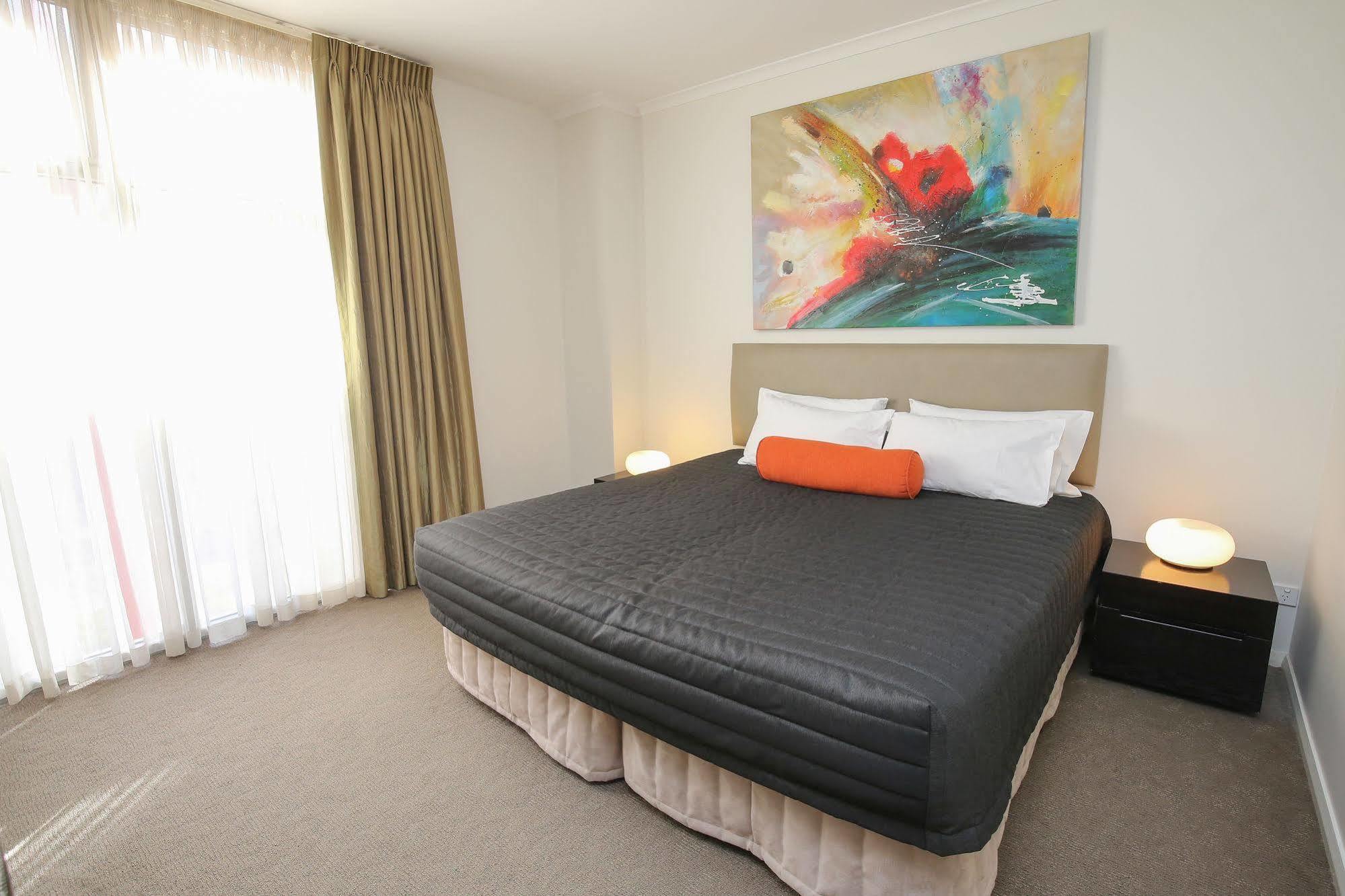 Indulge Apartments - Ontario Mildura Luaran gambar